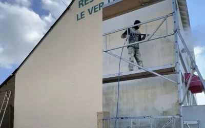 Décapage de façade à Angers : quand et pourquoi faire décaper ses murs extérieurs