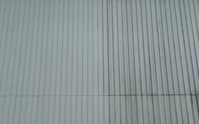 Nettoyage et traitement de bardage extérieur à Angers : comment redonner vie à vos murs